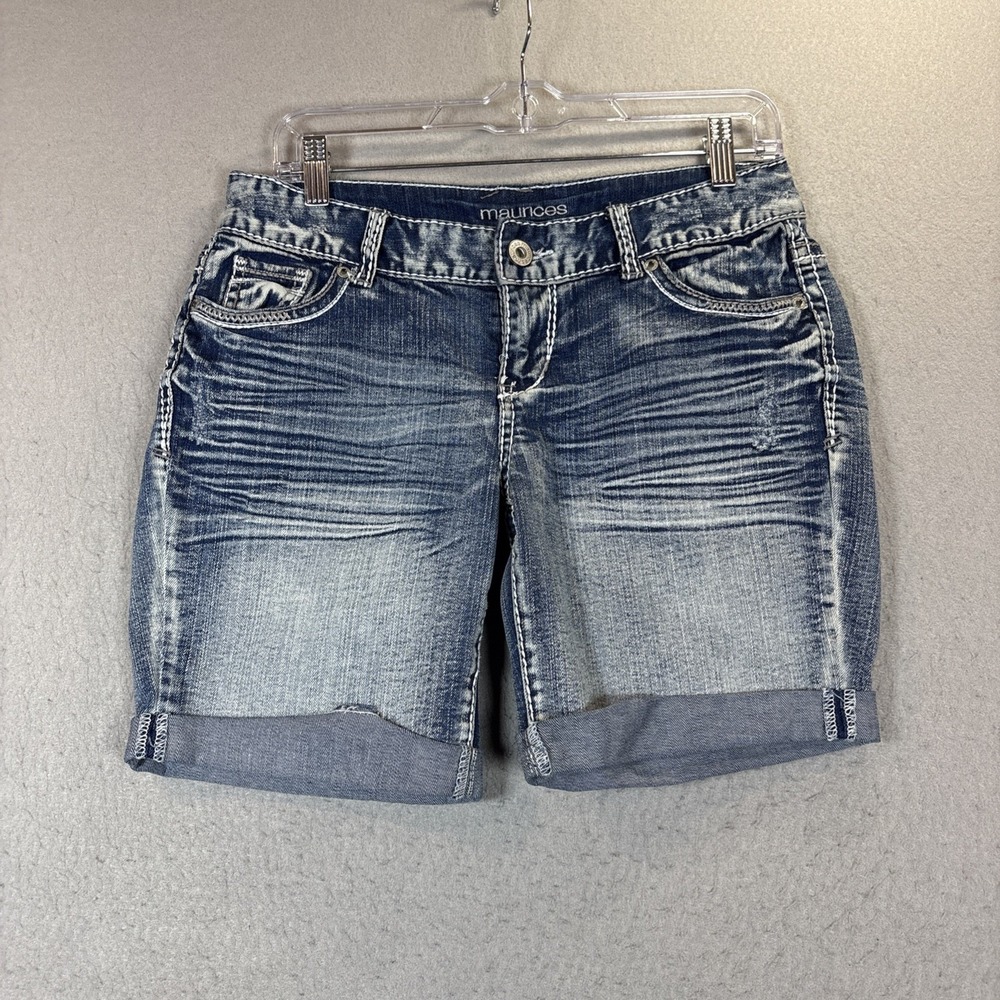 Maurices Medium Wash Whiskering Rolled Cuff Denim Shorts 3/4 Stretch Flap Pocket